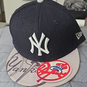 New York Yankees Cap with Logo